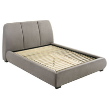 Load image into Gallery viewer, Modern Upholstered Platform Bed With Tufted Headboard
