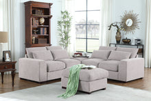 Load image into Gallery viewer, Tatman - Sectional With 2 Ottomans