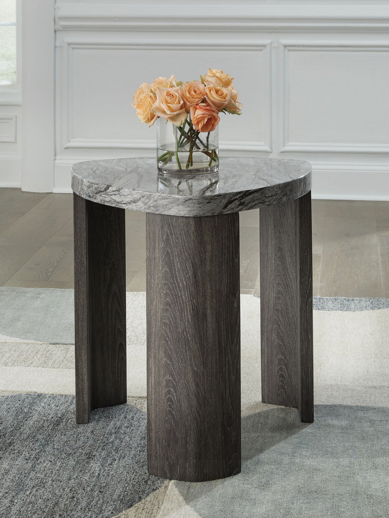 Surmour - Triangle End Table - Gray / Brown