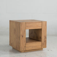 Load image into Gallery viewer, Harlan - End Table - Oak
