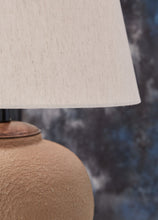 Load image into Gallery viewer, Scantor - Metal Table Lamp - Rust
