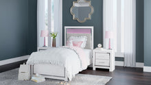 Load image into Gallery viewer, Altyra - Panel Bed
