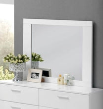 Load image into Gallery viewer, Lorimar - Mirror - White

