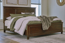 Load image into Gallery viewer, Danabrin - Panel Bed
