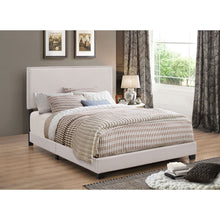 Load image into Gallery viewer, Guyancourt - Panel Bed
