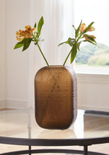 Load image into Gallery viewer, Capard - Vase

