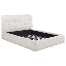Load image into Gallery viewer, Branson - Platform Bed With Tufted Headboard
