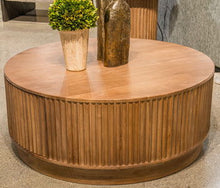 Load image into Gallery viewer, Towner Grove - Round Table
