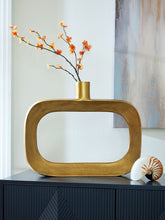 Load image into Gallery viewer, Lawtonville - Vase
