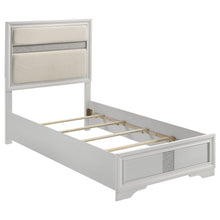 Load image into Gallery viewer, Modern Bedroom Set With Upholstered Headboard And Textured Storage
