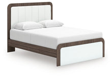 Load image into Gallery viewer, Kendanport - Upholstered Bed
