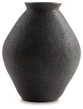 Load image into Gallery viewer, Hannela - Vase
