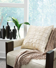 Load image into Gallery viewer, Kydner - Pillow
