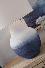Load image into Gallery viewer, Dashland - Metal Table Lamp - White / Navy
