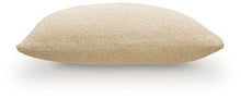 Load image into Gallery viewer, Macsen - Pillow

