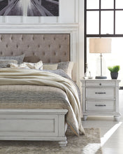 Load image into Gallery viewer, Kanwyn - Upholstered Bedroom Set
