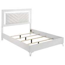 Load image into Gallery viewer, Buckley - Bedroom Set With LED Lighting
