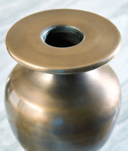 Load image into Gallery viewer, Fedorleigh - Vase
