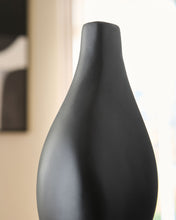 Load image into Gallery viewer, Judsen - Vase

