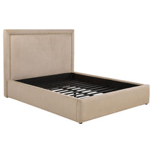 Load image into Gallery viewer, Brandon - Upholstered Platform Bed

